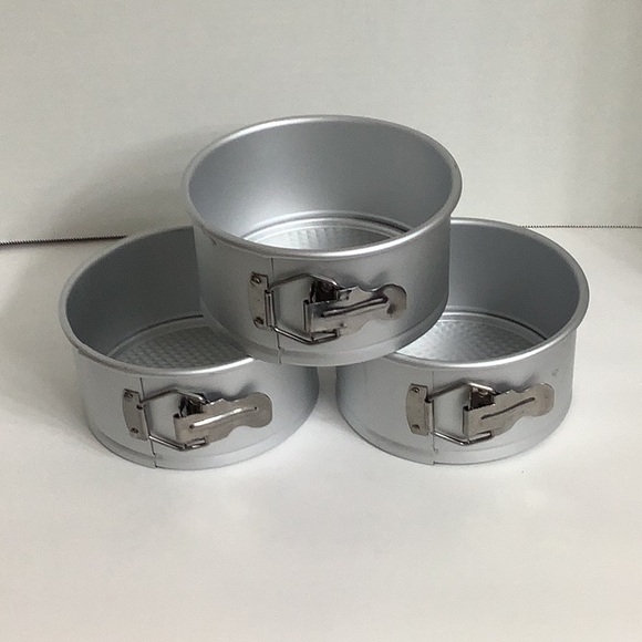 Wilton Aluminum 6 inch Springform Pan (Bundle of 3) - Picture 1 of 7